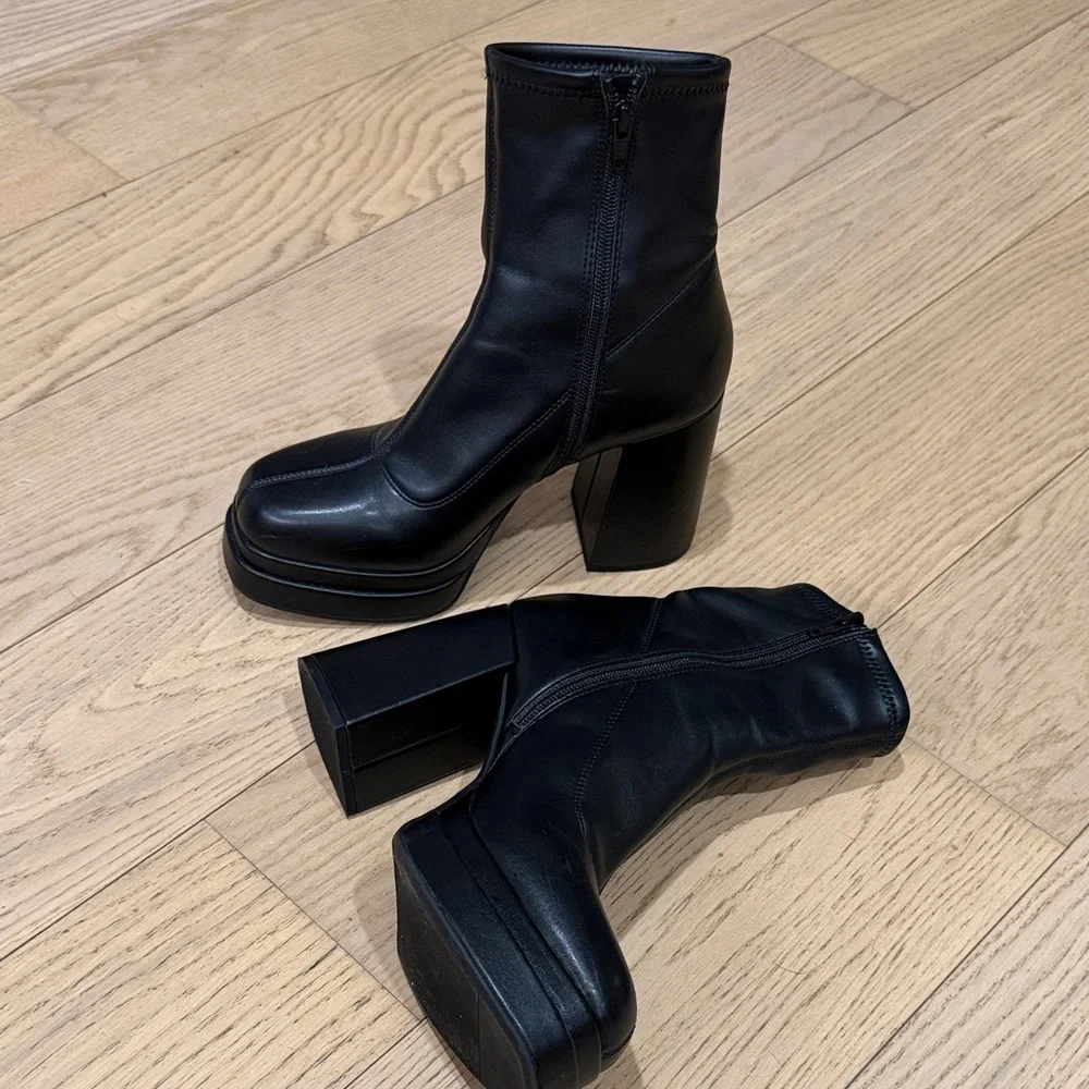 Wild Fable Black Heeled Boots - Picture 2 of 4